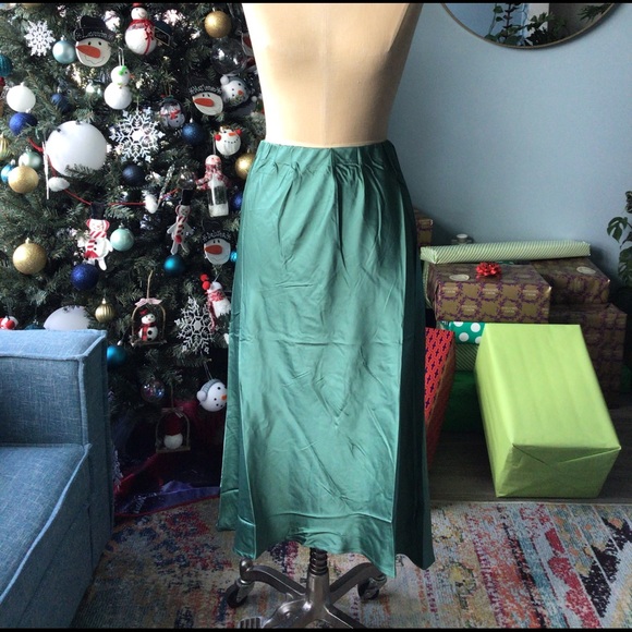 NWT High Low Satin Maxi Style Skirt - Picture 4 of 4